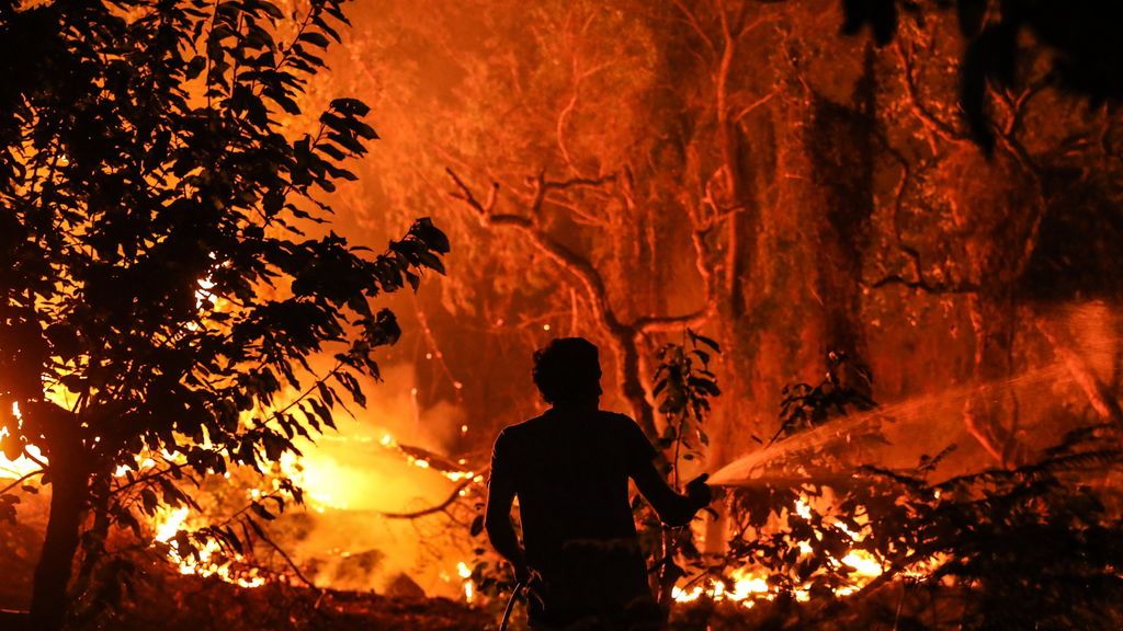Las llamas siguen devorando la zona de Monchique, Portugal tras cuatro días ardiendo