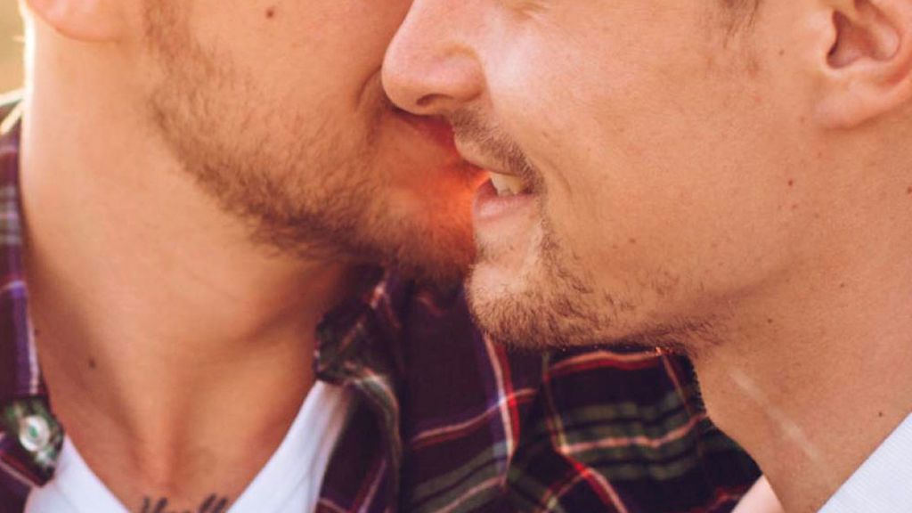 Golpean y amenazan de muerte a una pareja gay en Fuenlabrada