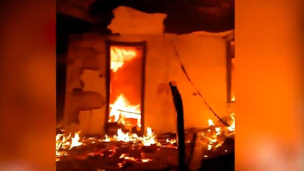 Un bombero enseña desde dentro cómo arden las viviendas en Gandía
