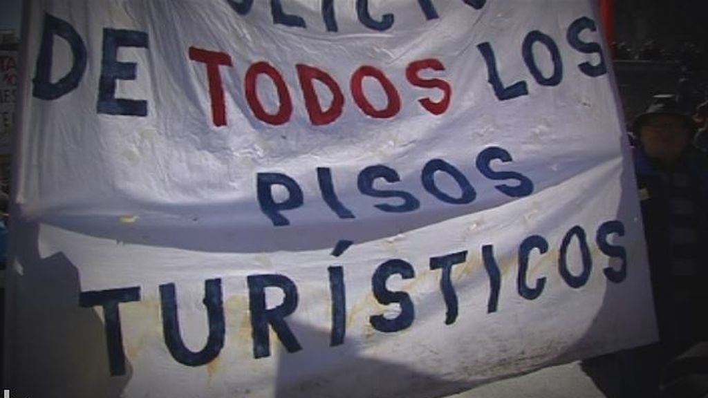 Los Ayuntamientos se rebelan contra Competencia por los pisos turísticos