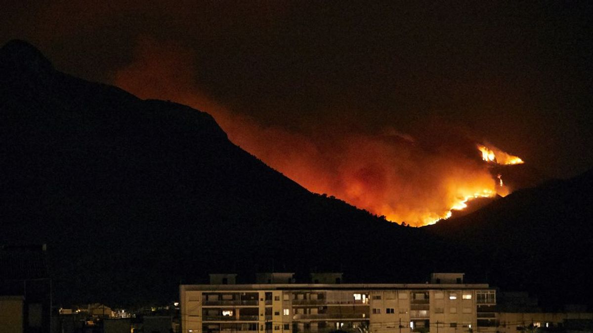 Alcaldesa de Gandía admite que no han sido capaces de controlar el fuego: "Es de una virulencia parecido al de Grecia"