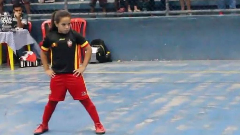 Lanzadora imita Cristiano