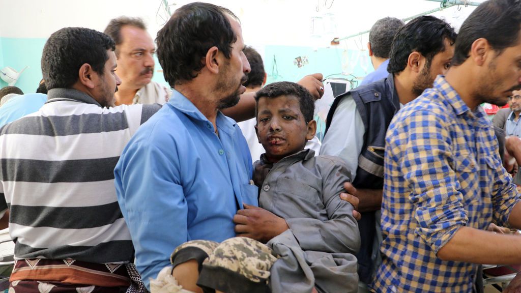 Más de 40 muertos, la mayoría niños que iban en un autobús escolar, por un ataque con misil en Yemen