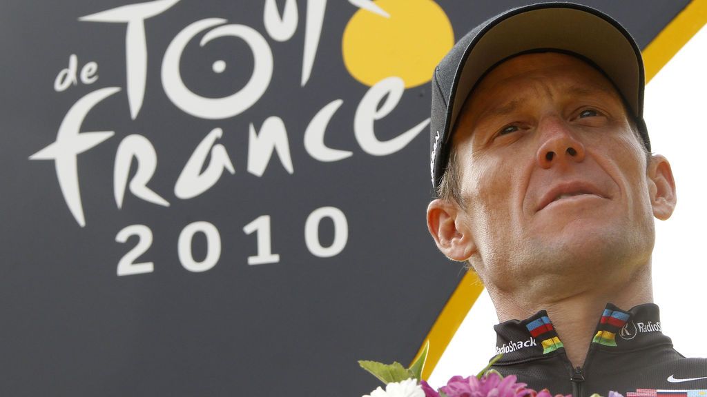 ¡Qué dolor! El ex ciclista Lance Armstrong sufre una aparatosa caída en una pista de Colorado