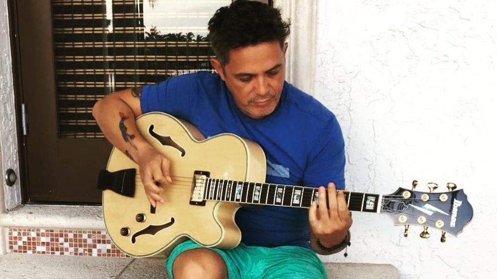 La imagen de Dylan con su padrino que ha emocionado a Alejandro Sanz