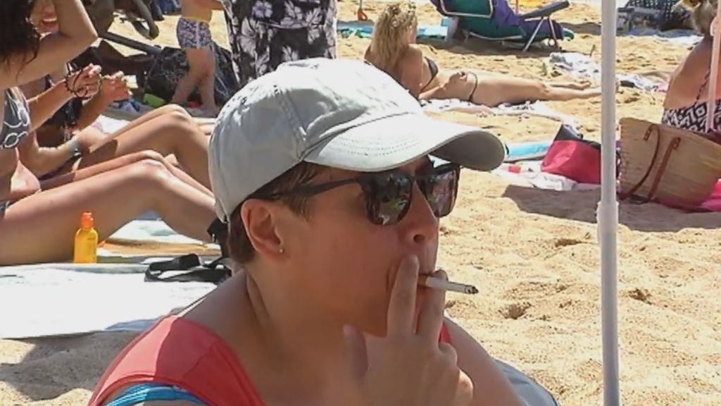 La localidad de Lloret de Mar prohíbe fumar en sus playas
