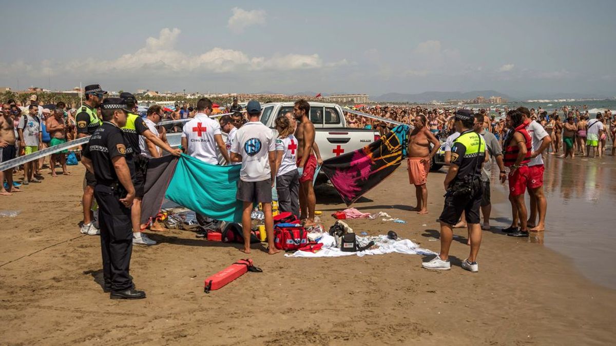 Hallan muerto a un joven de 20 años semienterrado en la playa de la Malvarrosa en Valencia