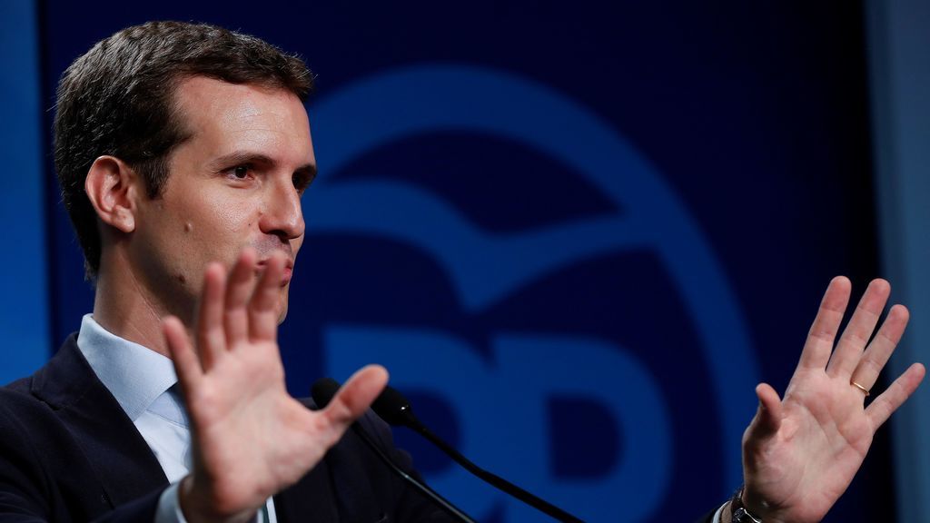 Pablo Casado, 22 días al frente el PP marcado por su máster