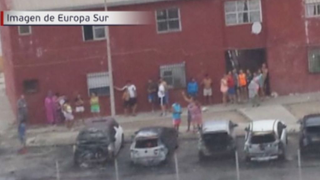 Un tiroteo termina con el incendio de ocho coches en La Línea de la Concepción