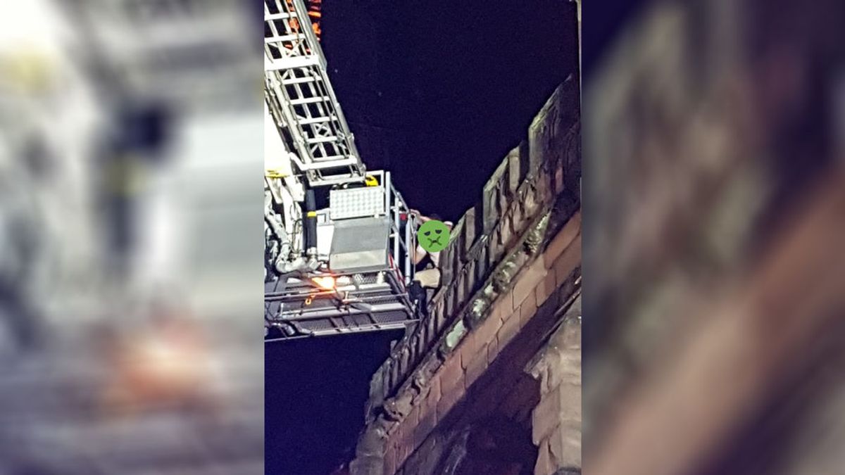 Rescatan a dos jóvenes de la cima de la catedral de Coventry a 90 metros de altura