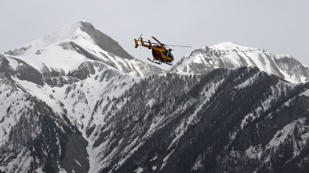 Rescatan con vida a un montañero español en Tayikistán tras un accidente de helicóptero