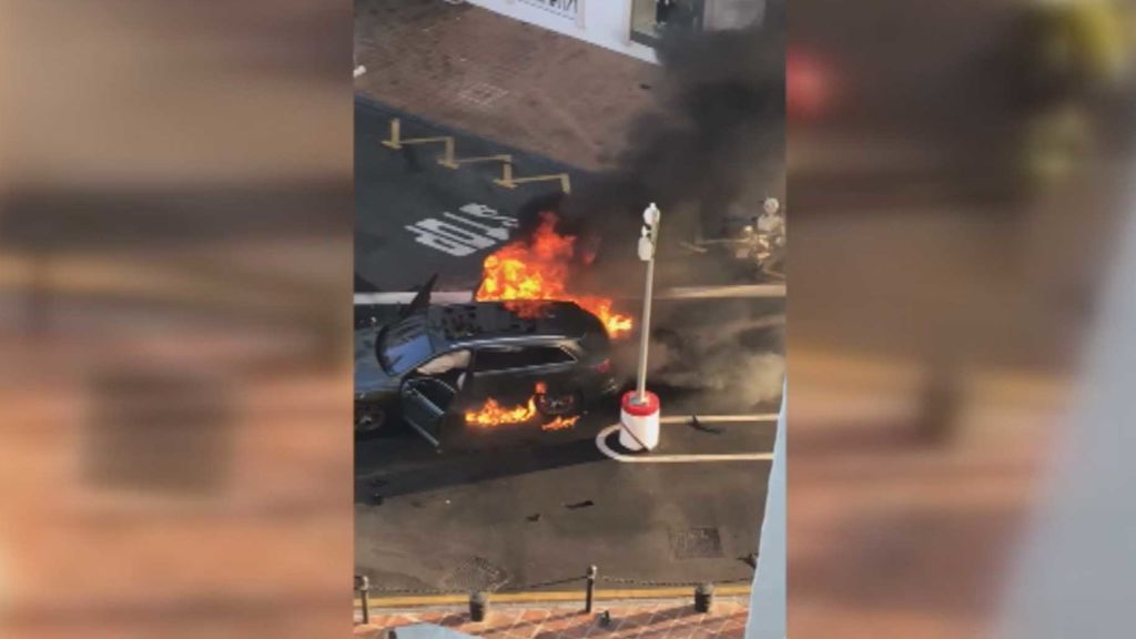 La explosión de un coche en Puerto Banús desata el pánico