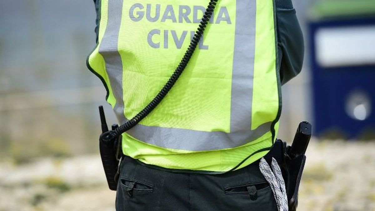La Guardia Civil arresta a un militar por amenazar a su pareja con un arma de fogueo