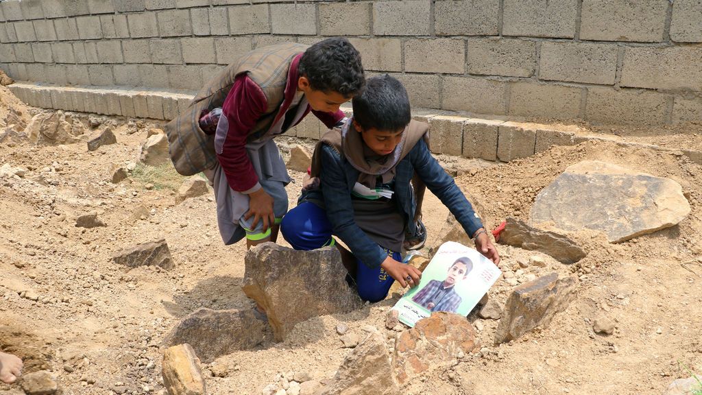 Yemen llora por los 29 niños asesinados en un bombardeo dirigido por Arabia Saudí
