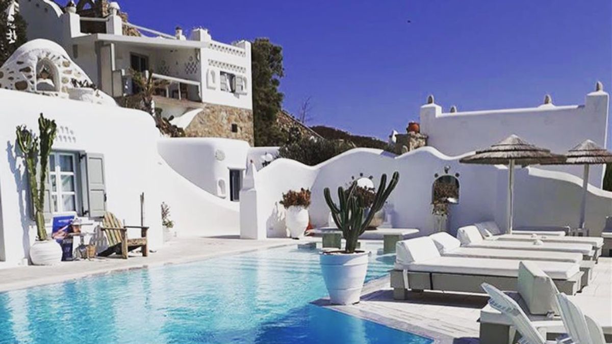 El hotelazo griego en el que se están pasando las vacaciones Sofía Suescun y Albalá, foto a foto