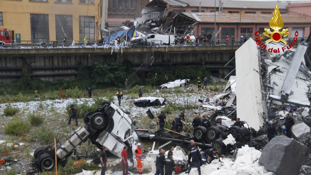Se derrumba un viaducto en el que circulaba una autopista en Génova