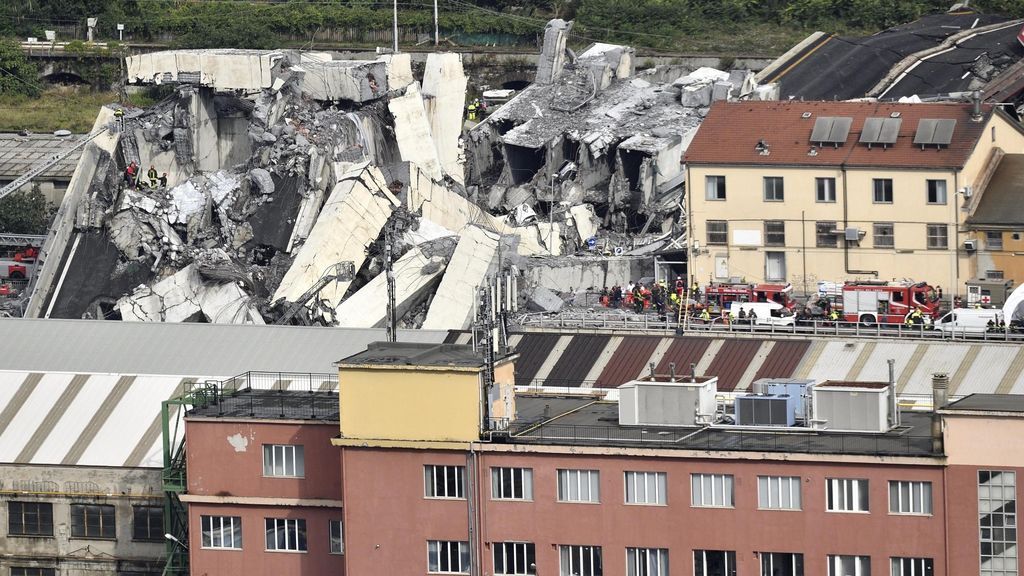 El puente ha quedado reducido a escombros tras el suceso