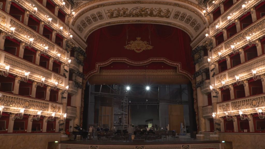 Entramos al teatro San Carlo de Nápoles, el más antiguo del mundo