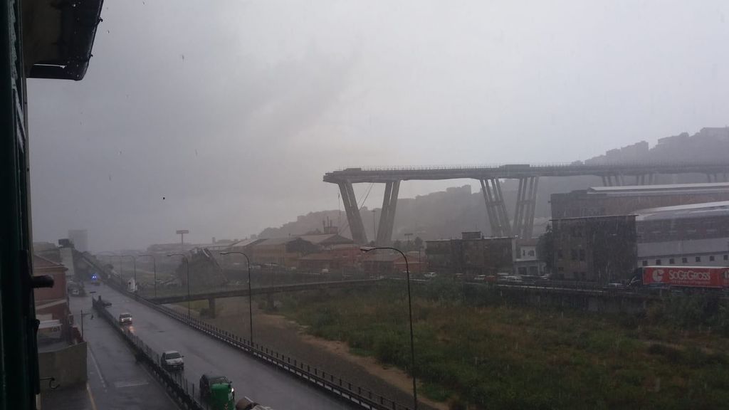 Imagen del viaducto tras la caída de parte de la autopista