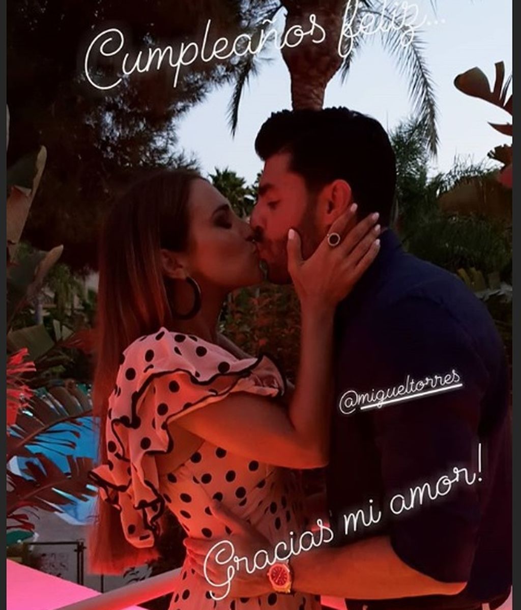 Beso Paula y Miguel