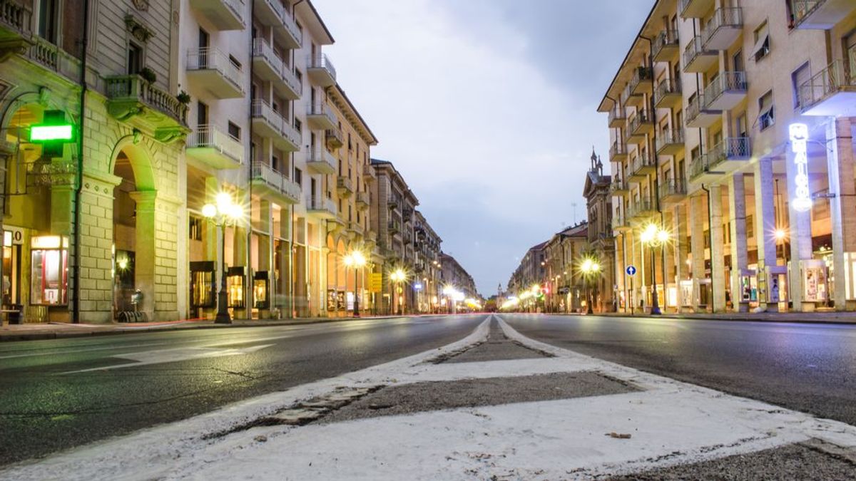 Calles, parques y carreteras vacías: las ciudades cierran por vacaciones