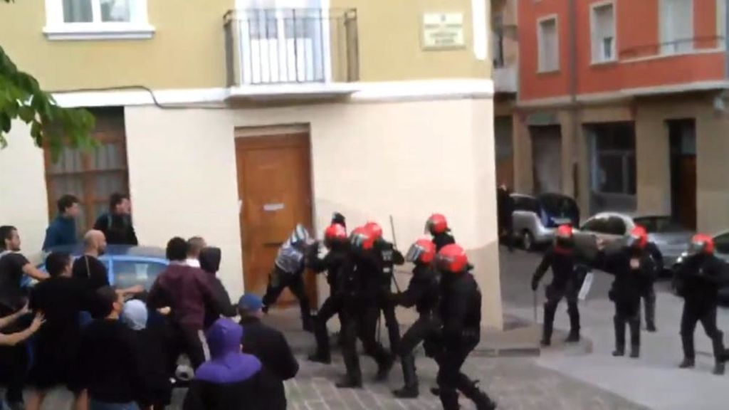 Desalojan el ‘Gaztetxe Maravillas’ entre cargas policiales y momentos de tensión