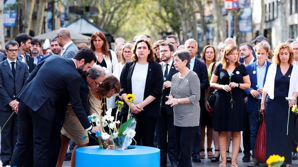 Torrent, Torra, Cunillera y Colau en la ofenda floral