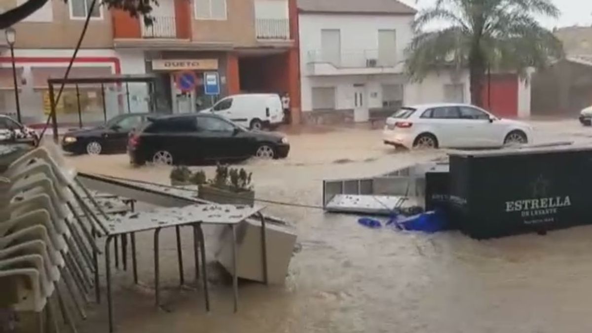 Las intensas lluvias torrenciales dejan 56 litros por metro cuadrado en Alicante