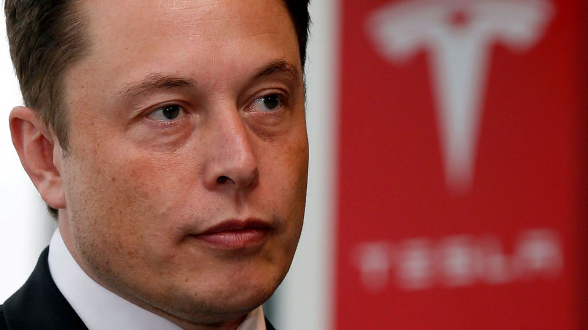 Preocupa la salud de Elon Musk al reconocer su agotamiento físico en el trabajo