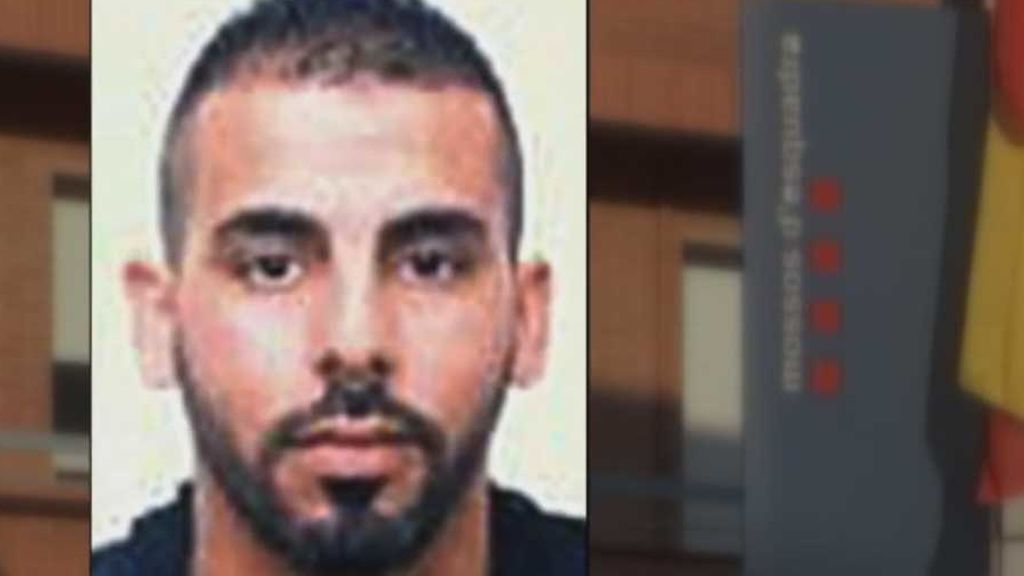 El atacante abatido a tiros en Cornella temía no ser aceptado en la comunidad musulmana por ser gay
