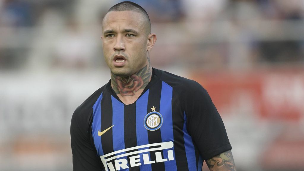 Polémica con Nainggolan: sale de fiesta estando lesionado y le acusan de ir al entrenamiento con la misma camiseta que llevaba en la discoteca