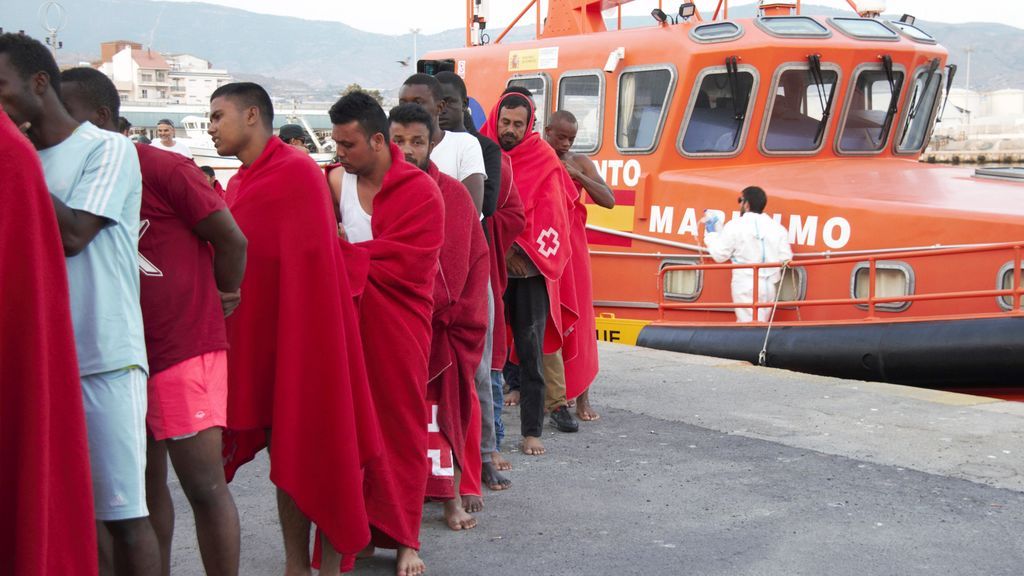 Rescatan a 143 personas de diferentes pateras interceptadas en el mar de Alborán