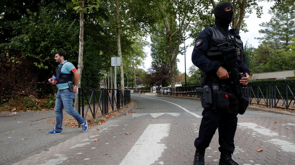 Mueren dos personas y otra resulta herida en un ataque con cuchillo en París