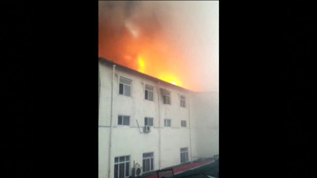 El incendio en un hotel en China causa la muerte de 18 personas