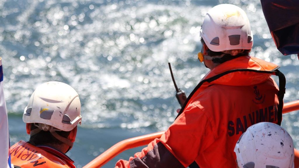Salvamento Marítimo rescata a casi un centenar de personas en aguas andaluzas