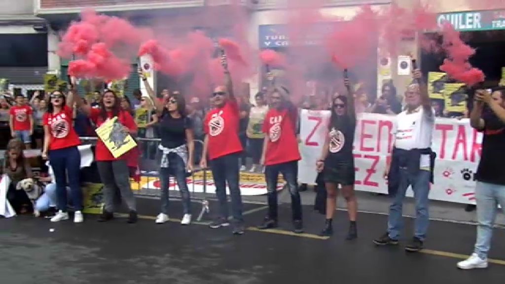 Cientos de personas se manifiestan contra la tauromaquia en Bilbao