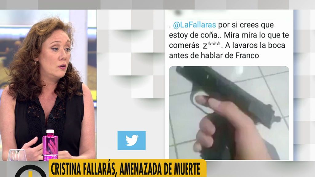 Amenazan a Cristina Fallárás en Twitter con la imágen de una pistola