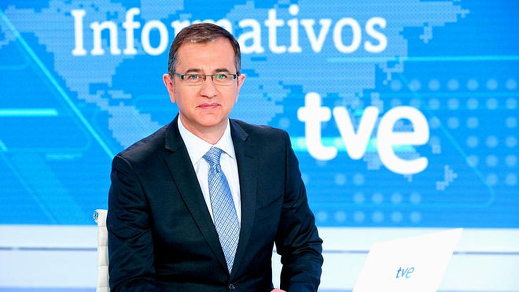 Pedro Carreño como presentador de los informativos de TVE.