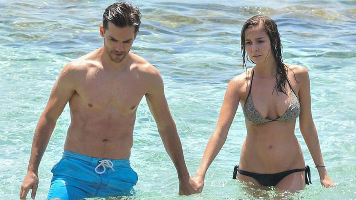 Marc Clotet y Natalia Sánchez, fotografiados durante sus vacaciones en Ibiza (2015).
