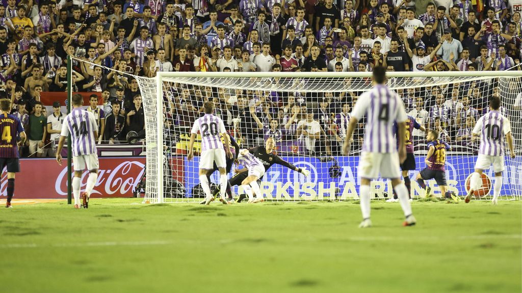 El césped sigue preocupando en Valladolid: trabajos a contrarreloj para llegar en condiciones al partido ante el Alavés El césped sigue preocupando en Valladolid: trabajos a contrarreloj para llegar en condiciones al partido ante el Alavés