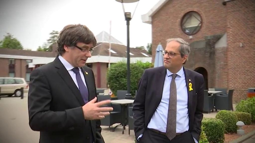 Puigdemont y Torra anuncian un otoño caliente y exigen a Sánchez que aclare su proyecto para Cataluña Puigdemont y Torra anuncian un otoño caliente y exigen a Sánchez que aclare su proyecto para Cataluña