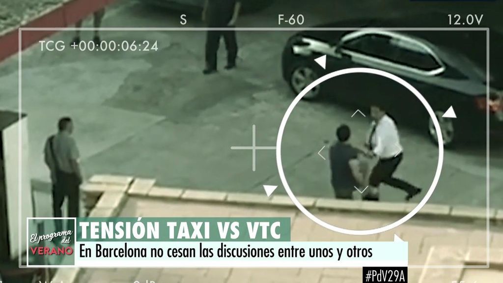Gran bronca entre un taxista y un conductor VTC en una gasolinera de Barcelona