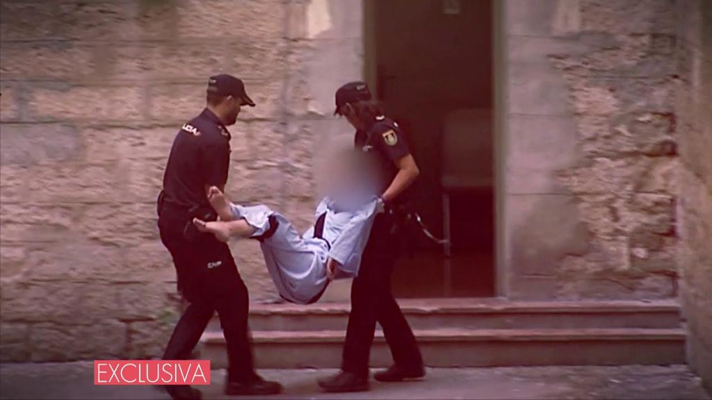 La vida de la 'viuda negra' en la cárcel: "No habla y sigue en silla de ruedas"