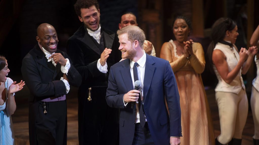 El príncipe Harry se anima a cantar junto a los actores del musical Hamilton