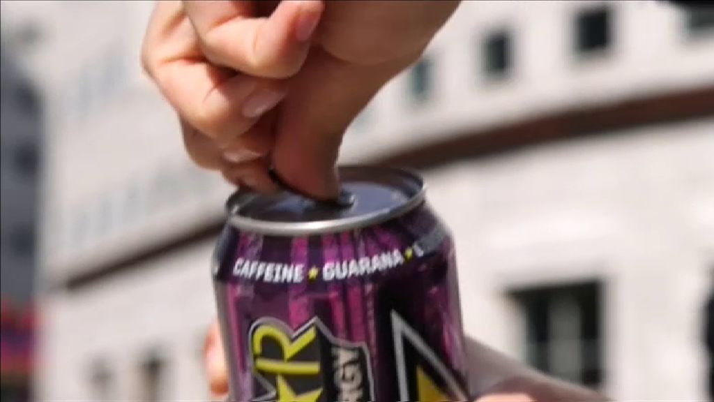 El gobierno británico quiere prohibir la venta de bebidas energéticas a niños