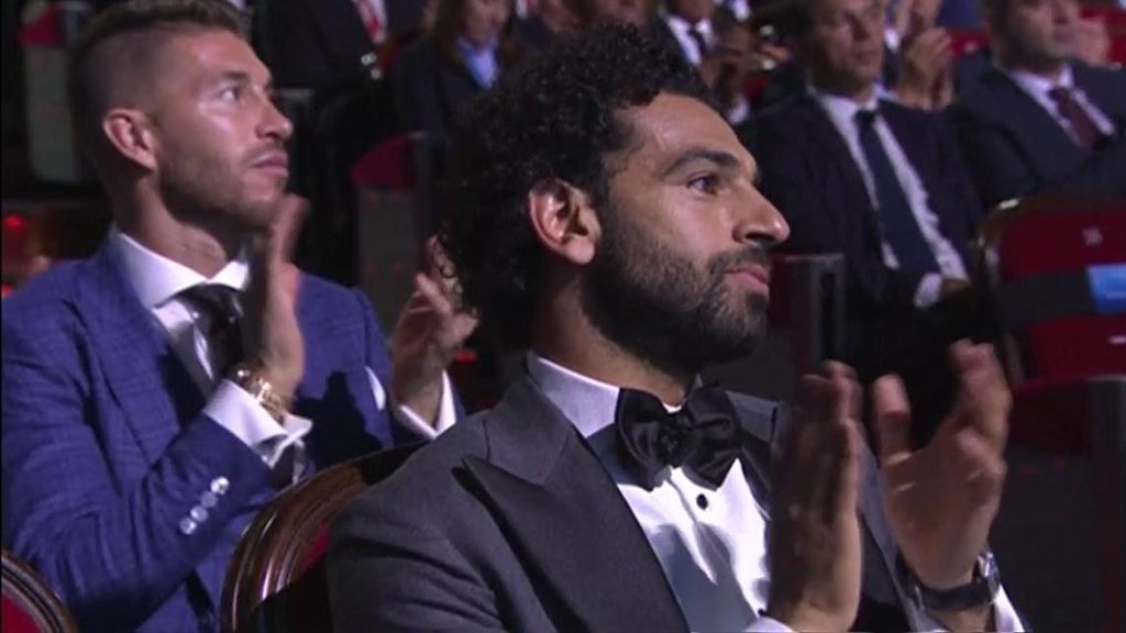 La reacción de Salah en la gala de la UEFA cuando Sergio Ramos le ‘tocó’ el hombro