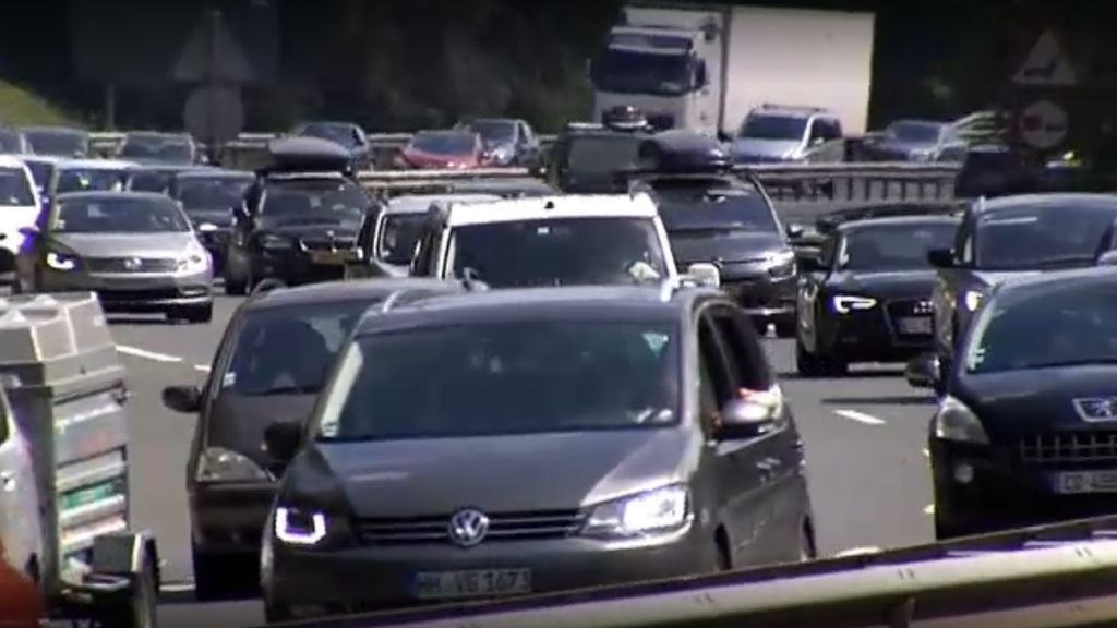 Dispositivo especial de la DGT en las carreteras durante la operación retorno