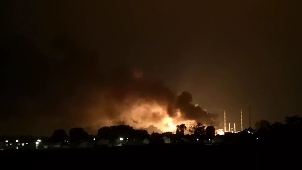 Ocho heridos y 1.800 evacuados en el sur de Alemania por una explosión en una refinería