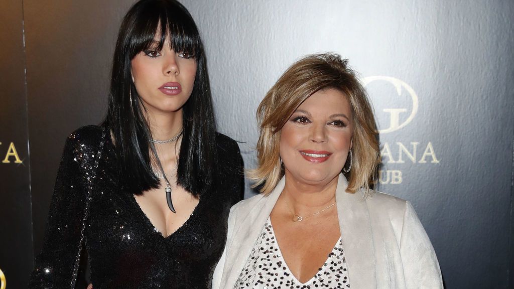 Terelu celebra su cumple con alma rockera junto a su hija Alejandra en el concierto de Bunbury