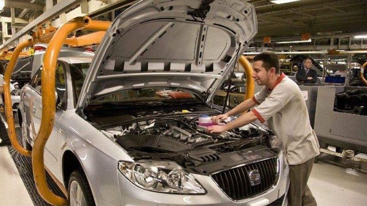 Las ofertas ante el cambio de normativa de emisiones dispara las ventas de coches un 50% Las ofertas ante el cambio de normativa de emisiones dispara las ventas de coches un 50%